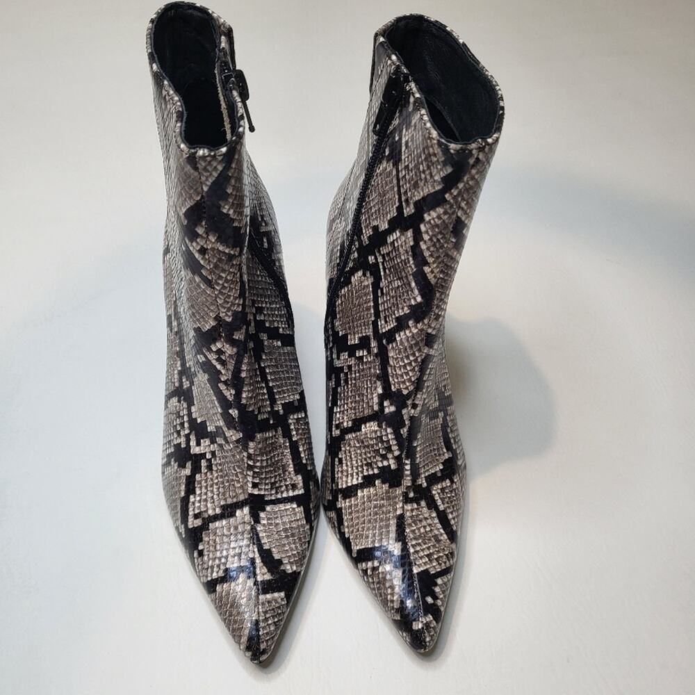Jeffrey Campbell Raven Snakeskin Heeled Ankle Bootie Python Block Heel Boot Sz 7 - Picture 3 of 10